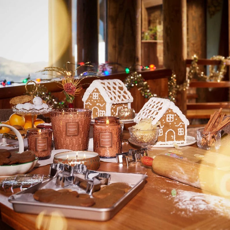 Classic Boxed Candle 184g - Gingerbread Chalet