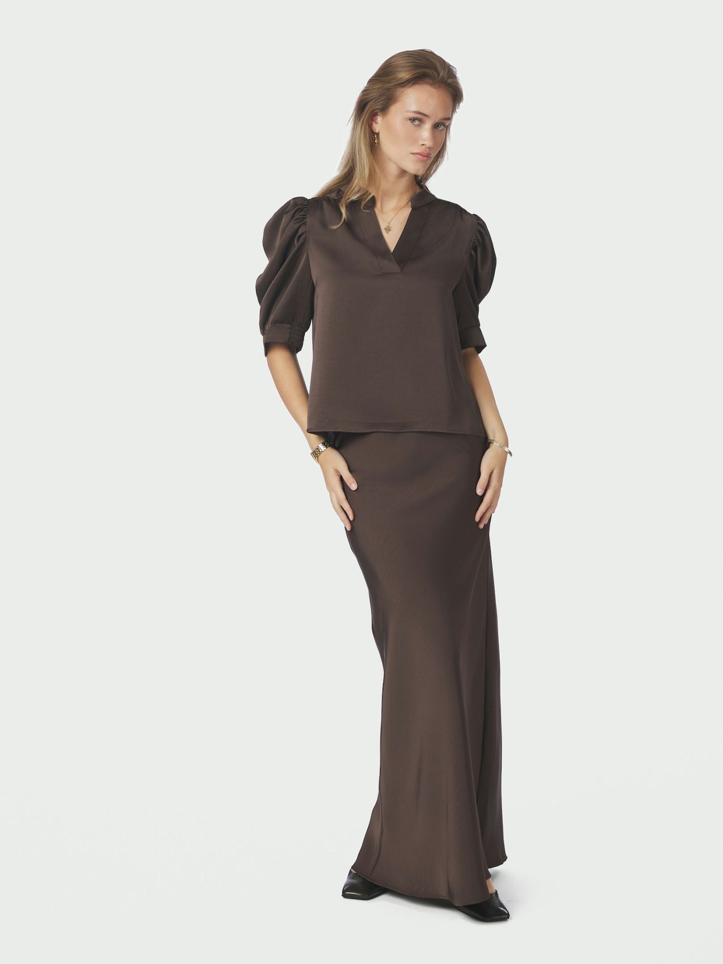 Roella Heavy Sateen Blouse - Dark Brown