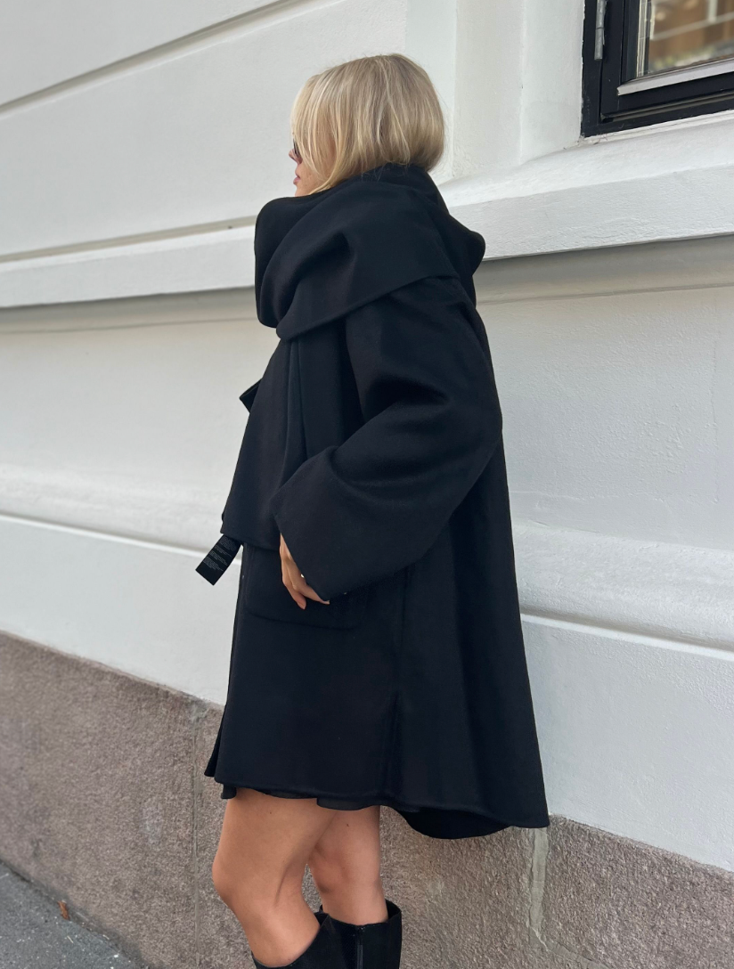 Sandy Wool Coat With Scarf