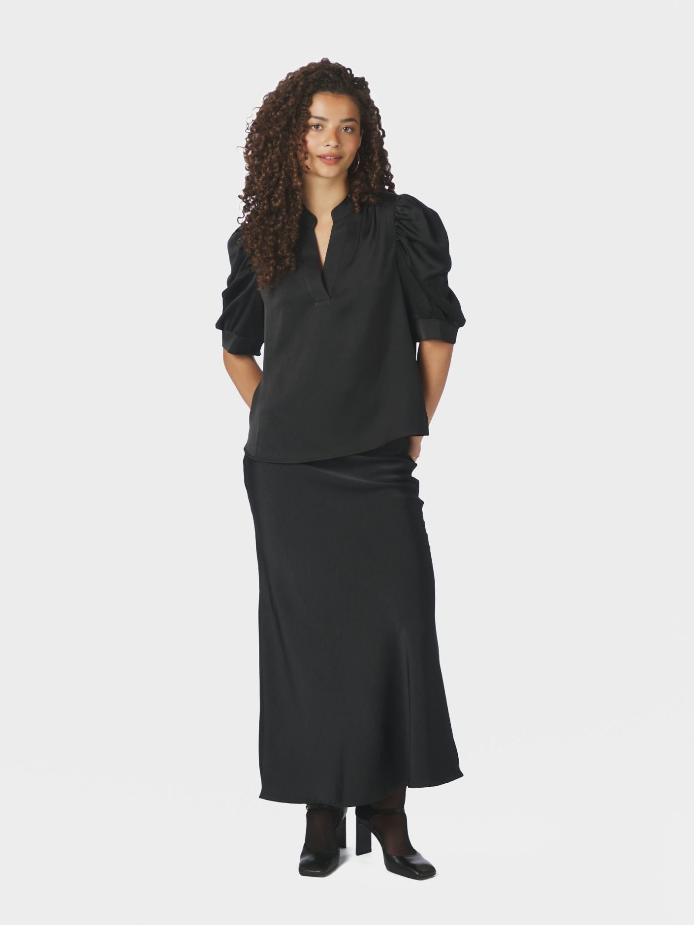 Roella Heavy Sateen Blouse - Black