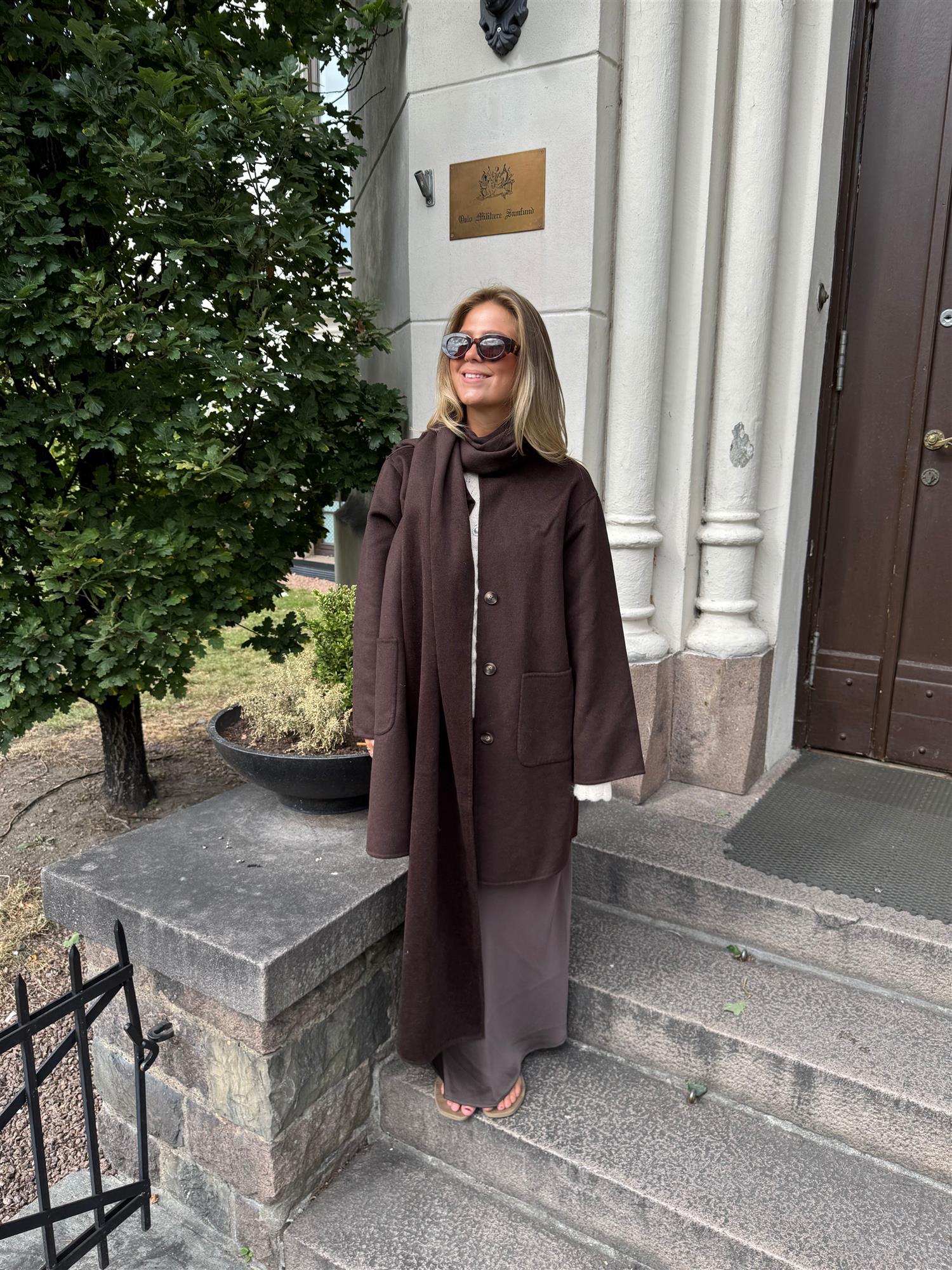 Sandy Wool Coat With Scarf - Brown