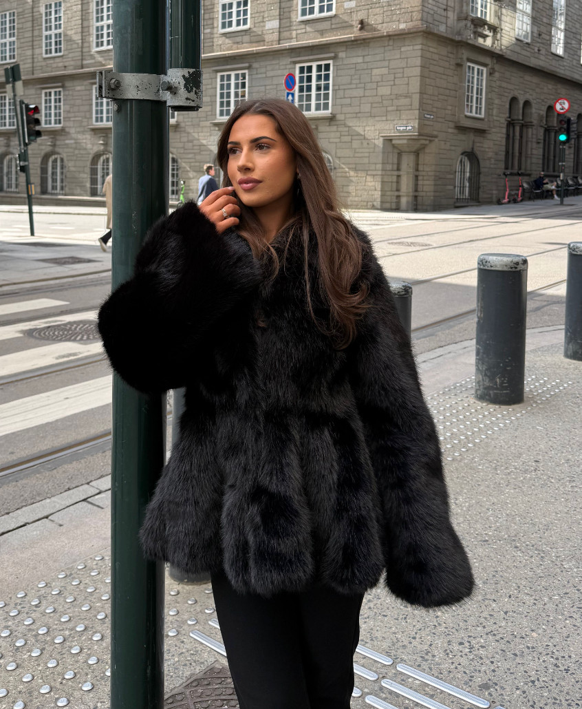 Ellie Fake Fur - Black