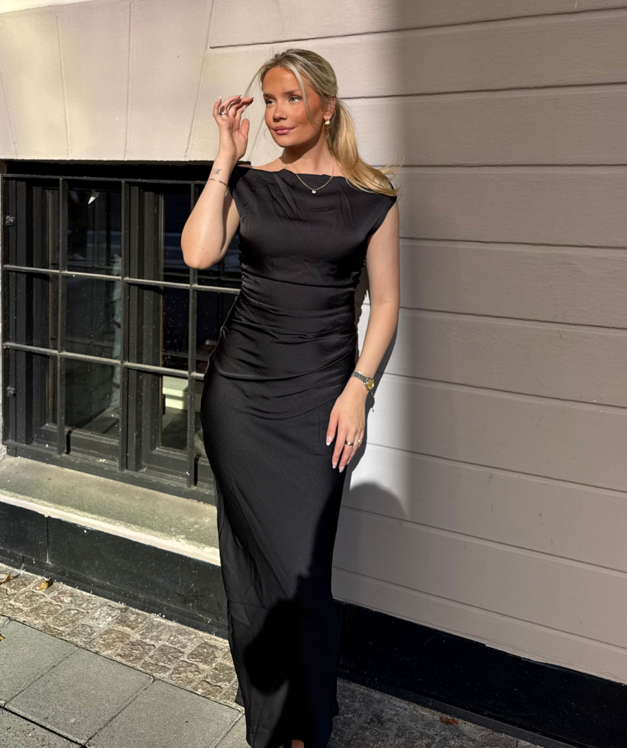 Mignonette Dress