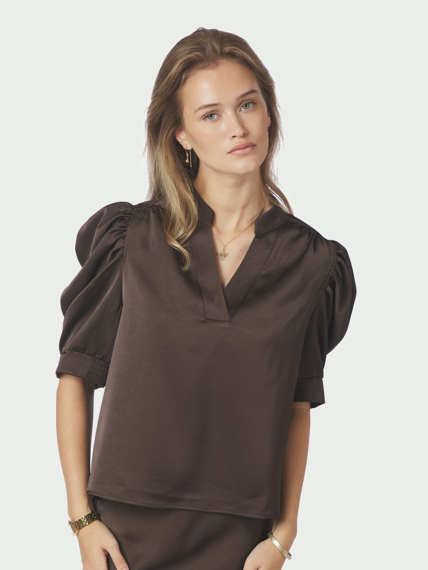 Roella Heavy Sateen Blouse - Dark Brown