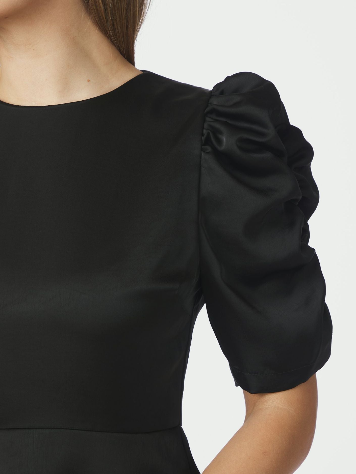 Benua Heavy Sateen Blouse - Black