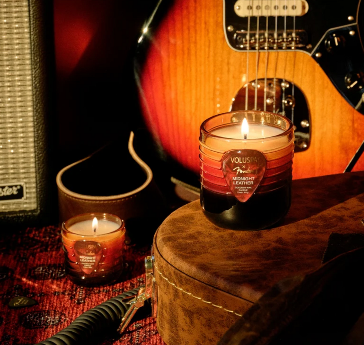 Midnight Leather Pedestal Candle 99g