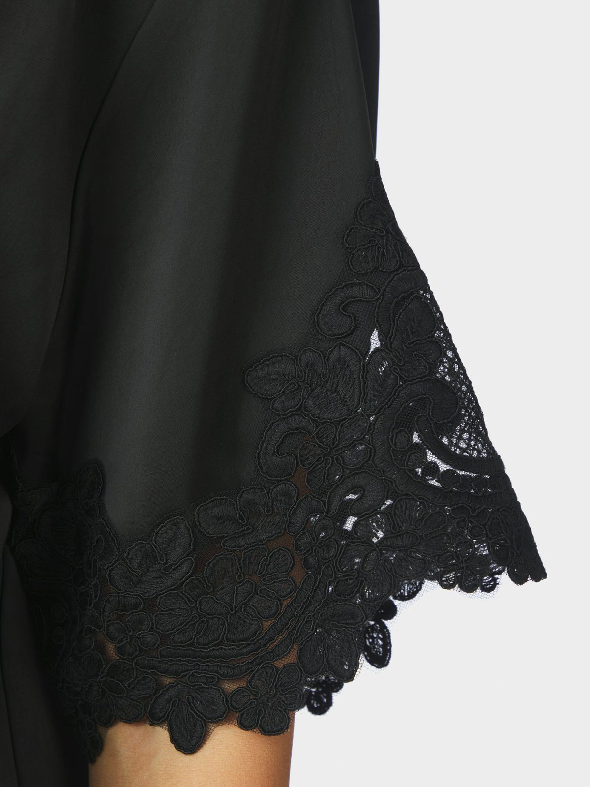 Elle Heavy Sateen Lace Top