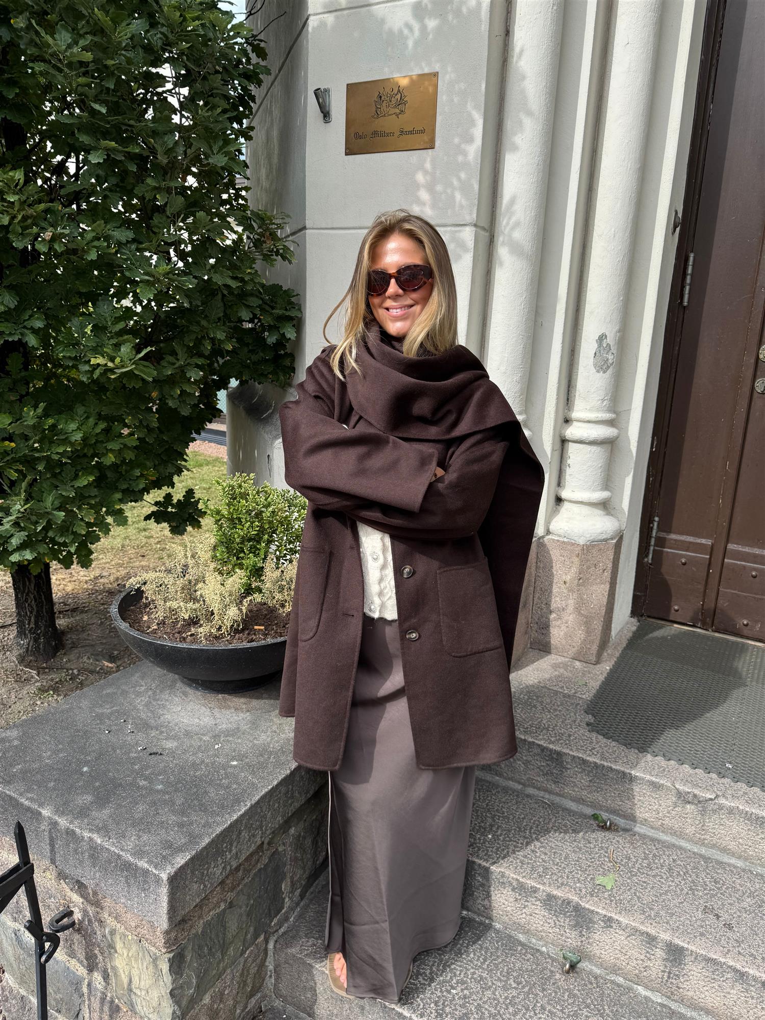 Sandy Wool Coat With Scarf - Brown