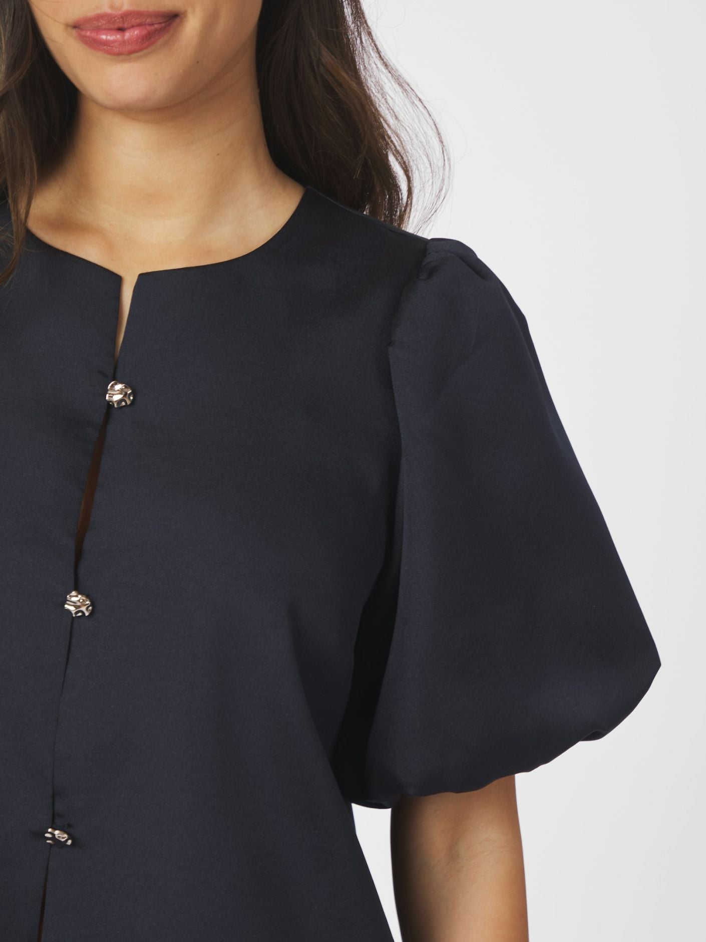 Aisa Dull Satin Blouse - Overdeler