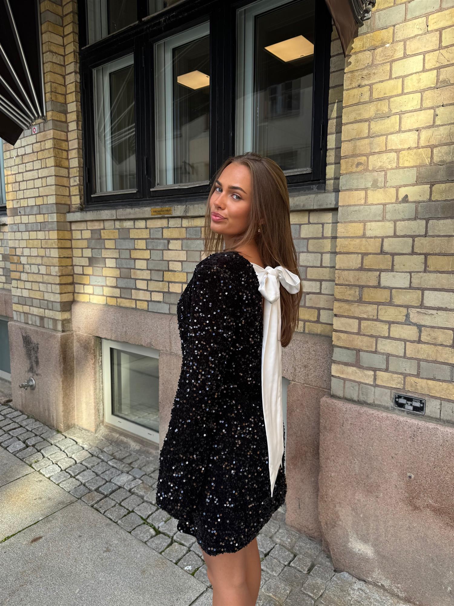 Cayla Esme Mini Dress - Grain Onyx - Kjoler