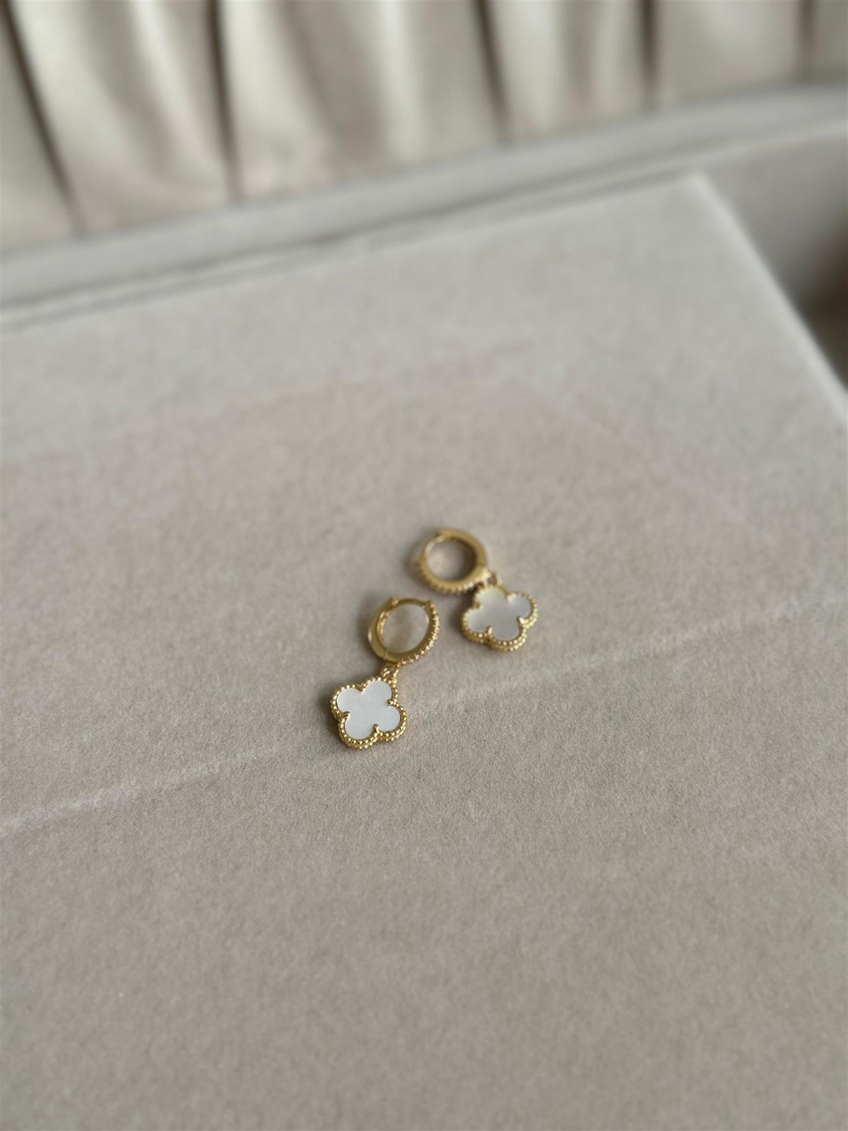 Haily Four Leaf Earring White