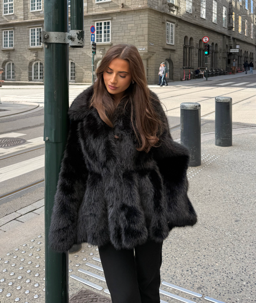 Ellie Fake Fur - Black