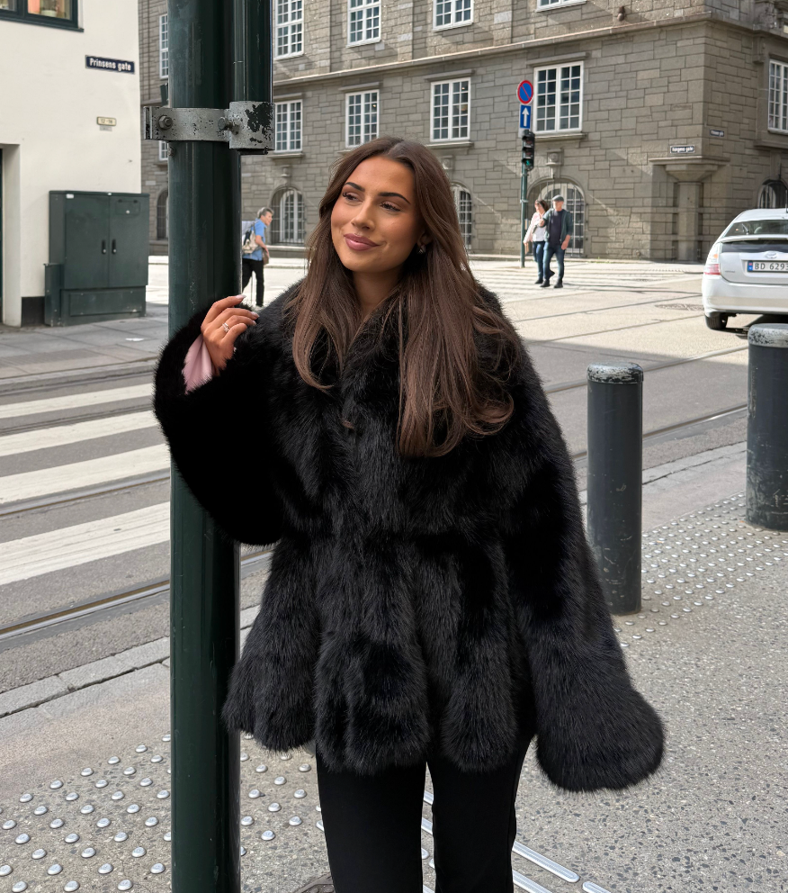Ellie Fake Fur - Black