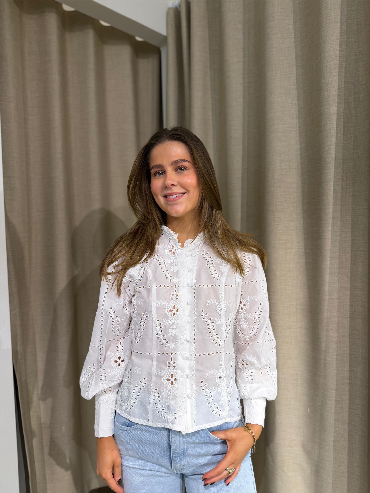 Gilda Embroidery Blouse - Overdeler