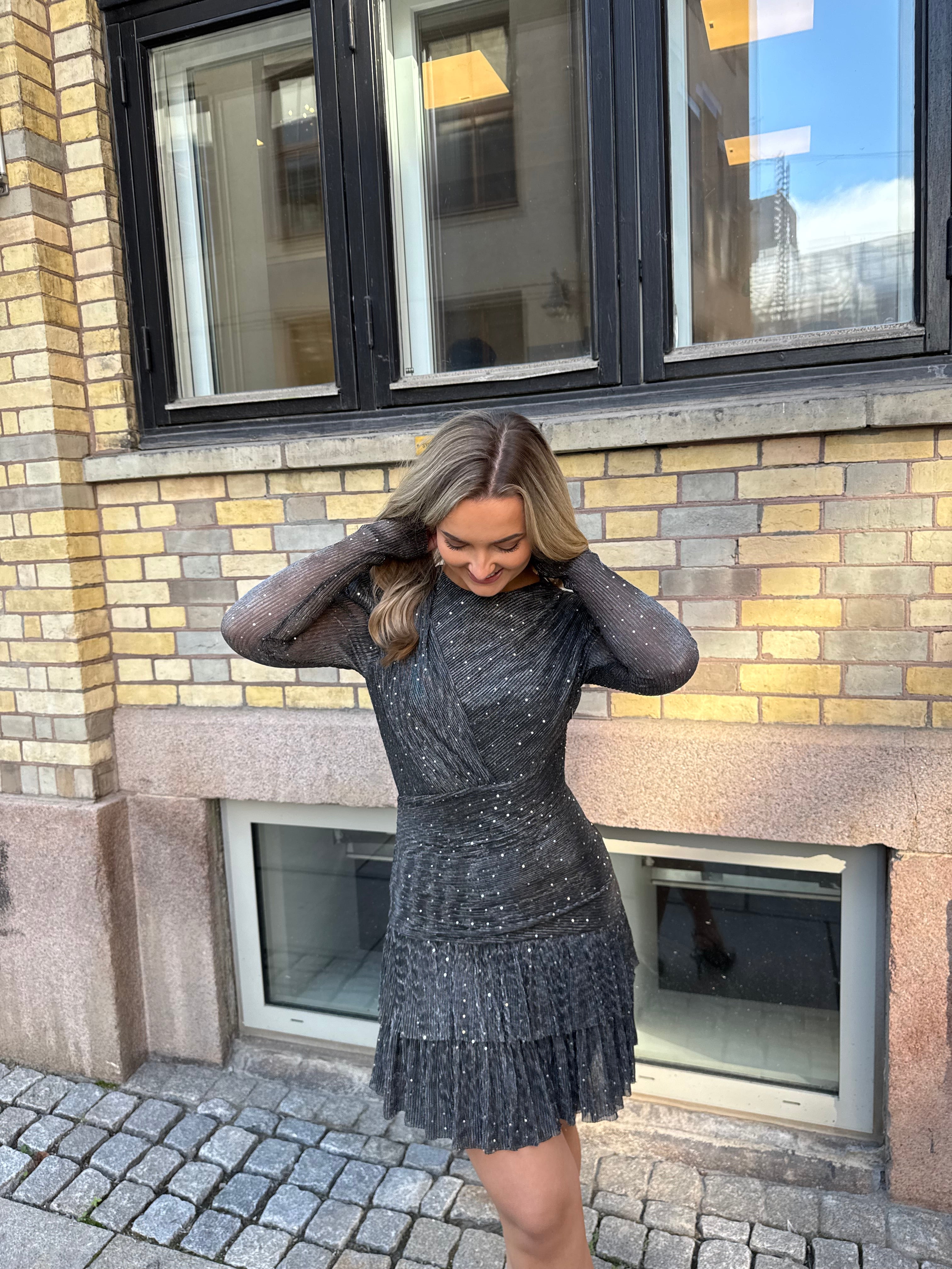 Giselle Mini Dress - Glittering Silvery - Kjoler