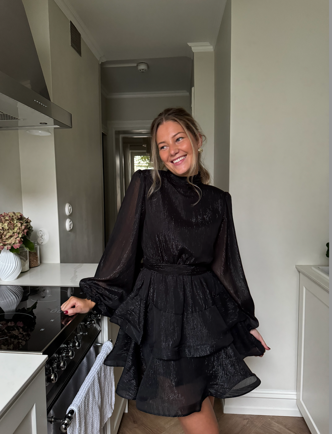 Kelly Minari Dress - Regal Onyx - Kjoler