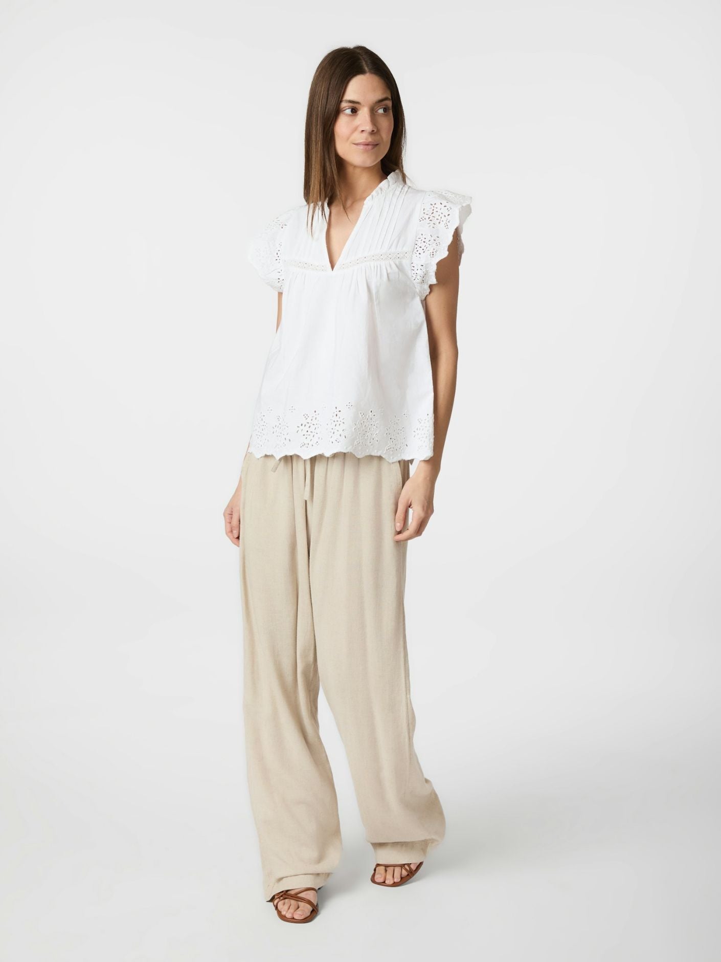 Kyoti Embroidery Top Overdeler