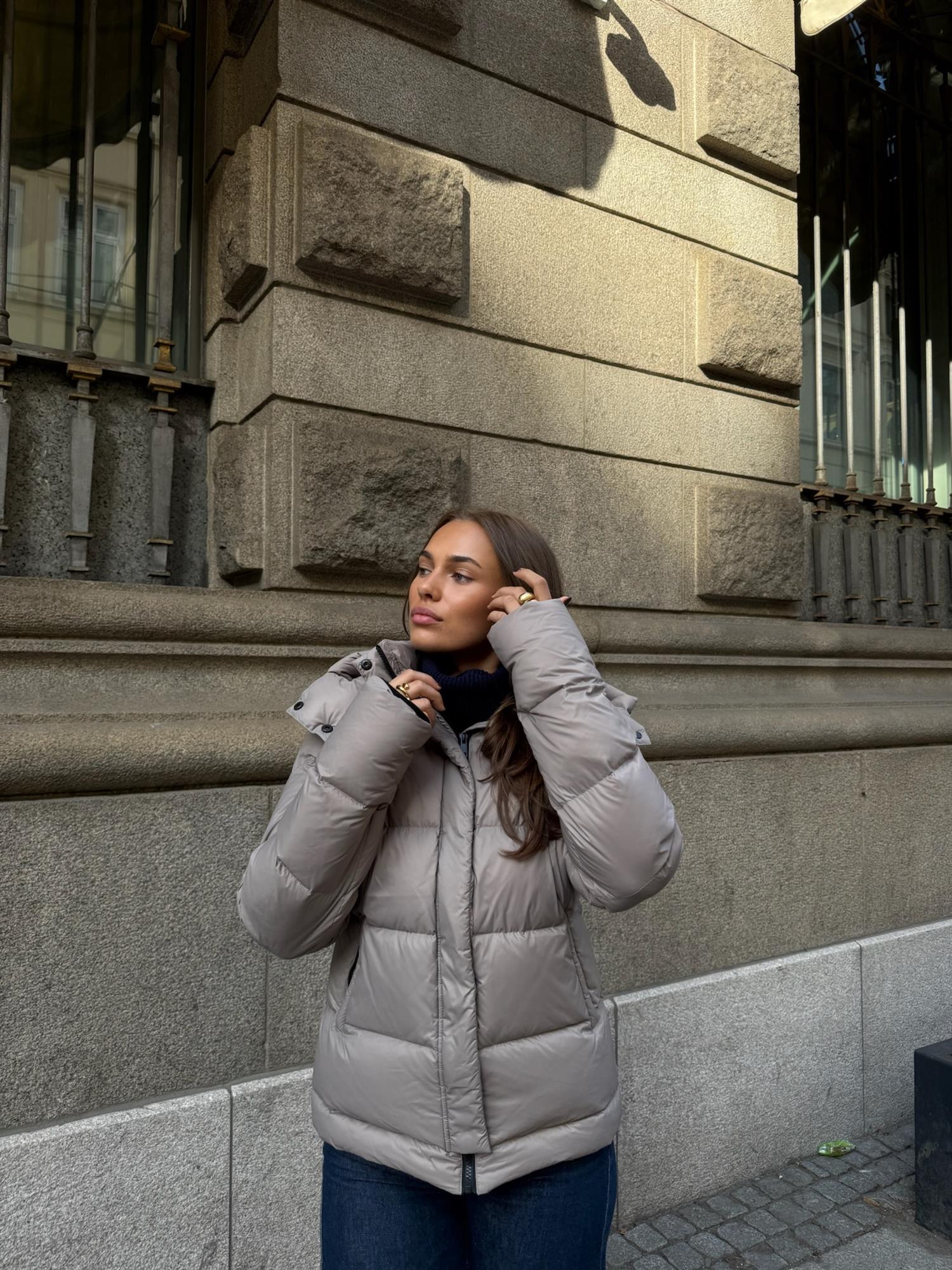 Leah Down Jacket - Jakker