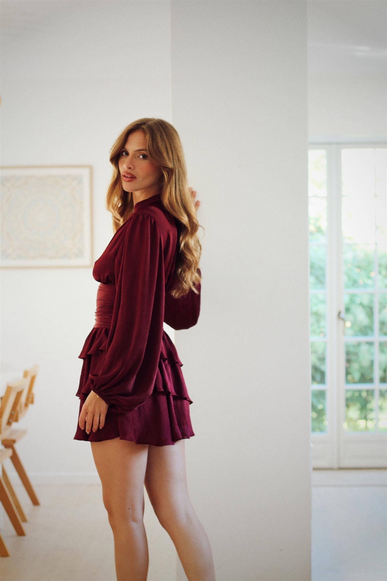 Nadine Belted Ruffle Dress - Mulberry - Kjoler