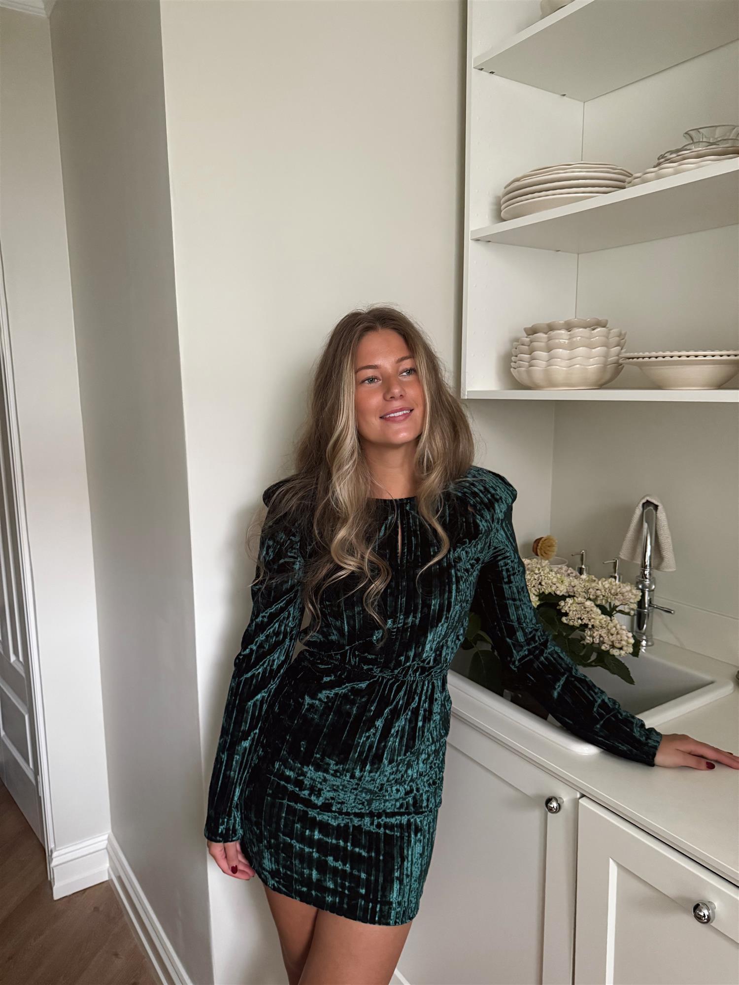 Nomie Velvet Mini Dress - Kjoler