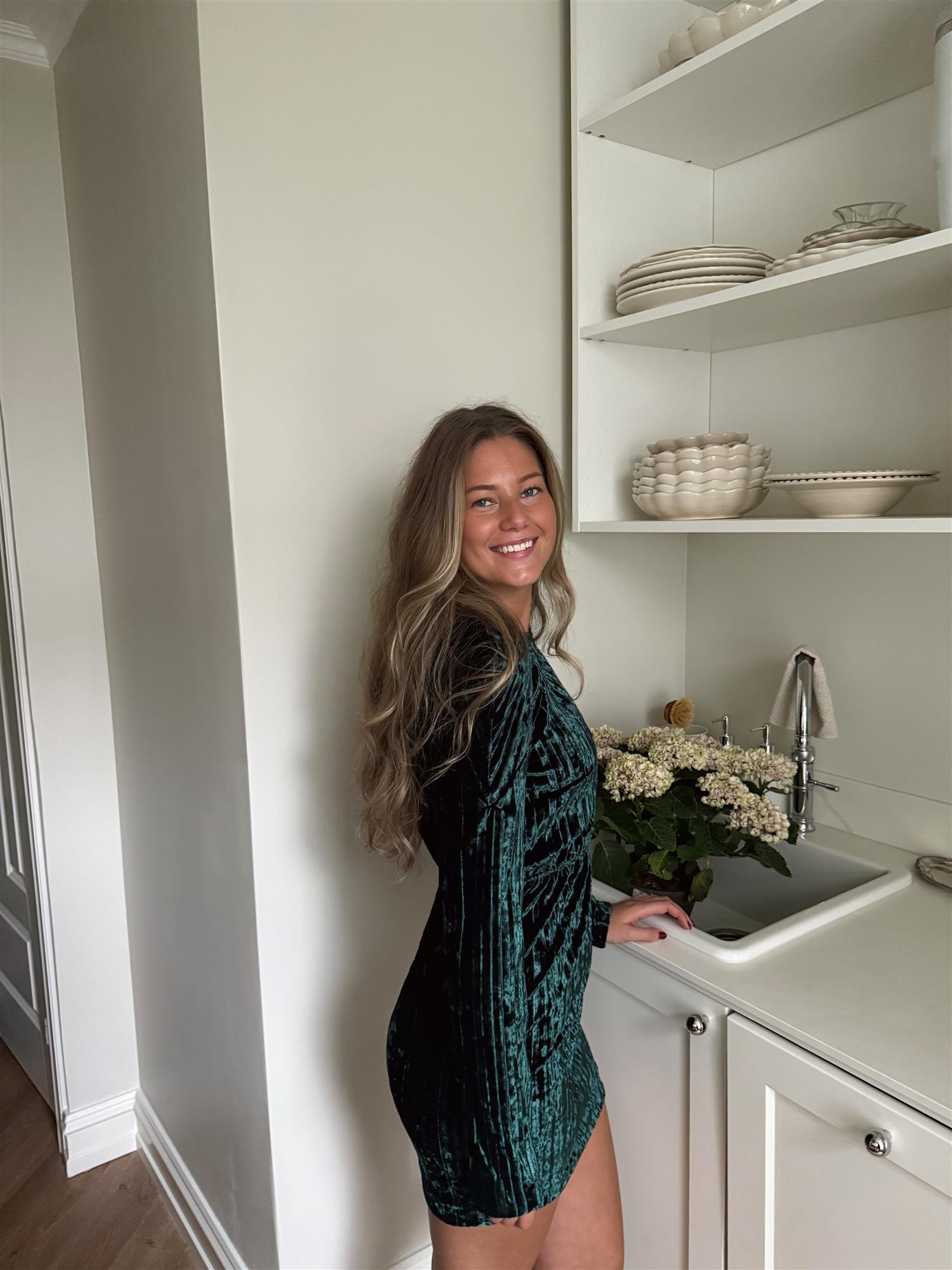 Nomie Velvet Mini Dress - Kjoler