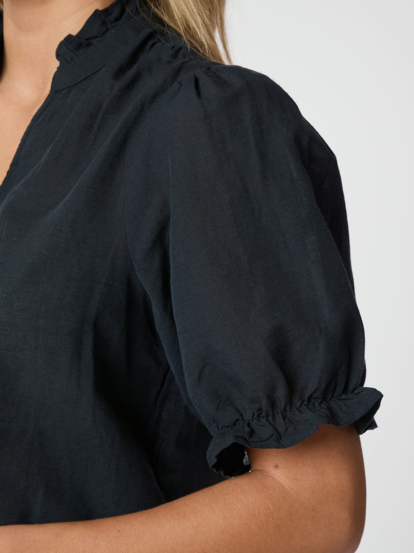 Odesa Linen Blouse - Overdeler