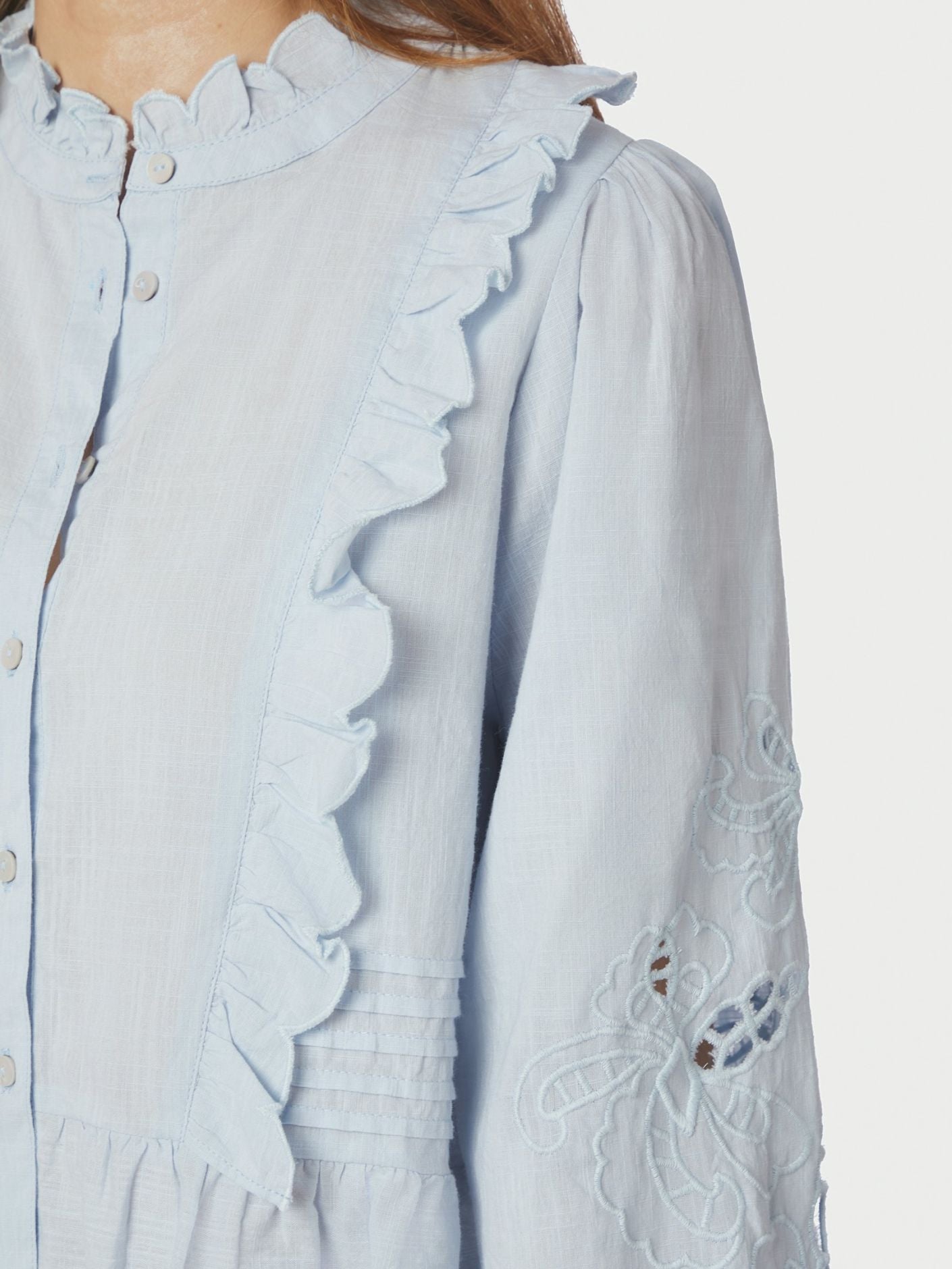 Petrine Embroidery Blouse - Overdeler