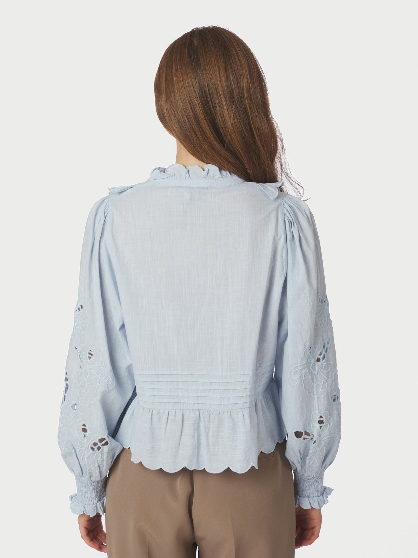 Petrine Embroidery Blouse - Overdeler