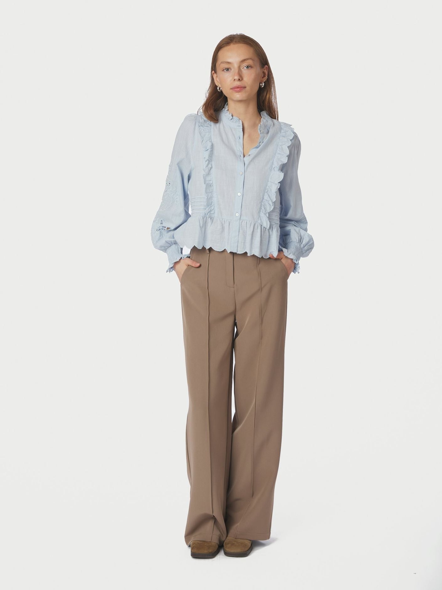 Petrine Embroidery Blouse - Overdeler