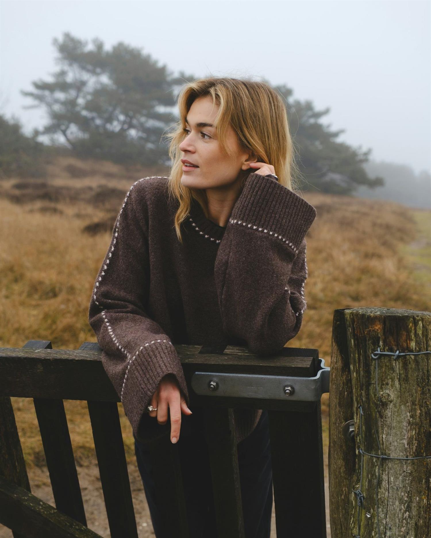 Roeme Knit Stitch Blouse - Overdeler