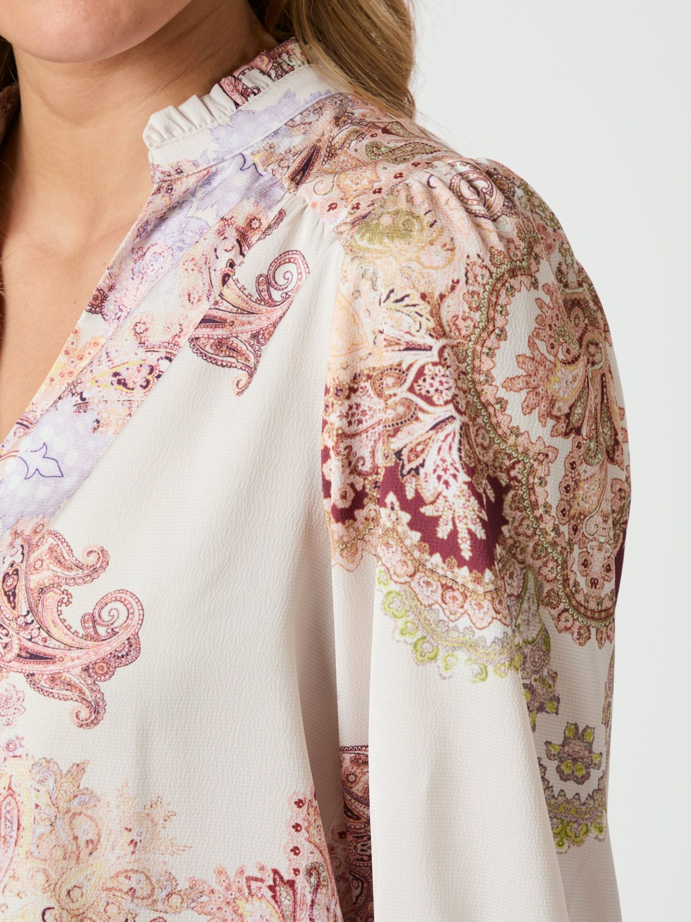 Roselle Artist Paisley Blouse Overdeler