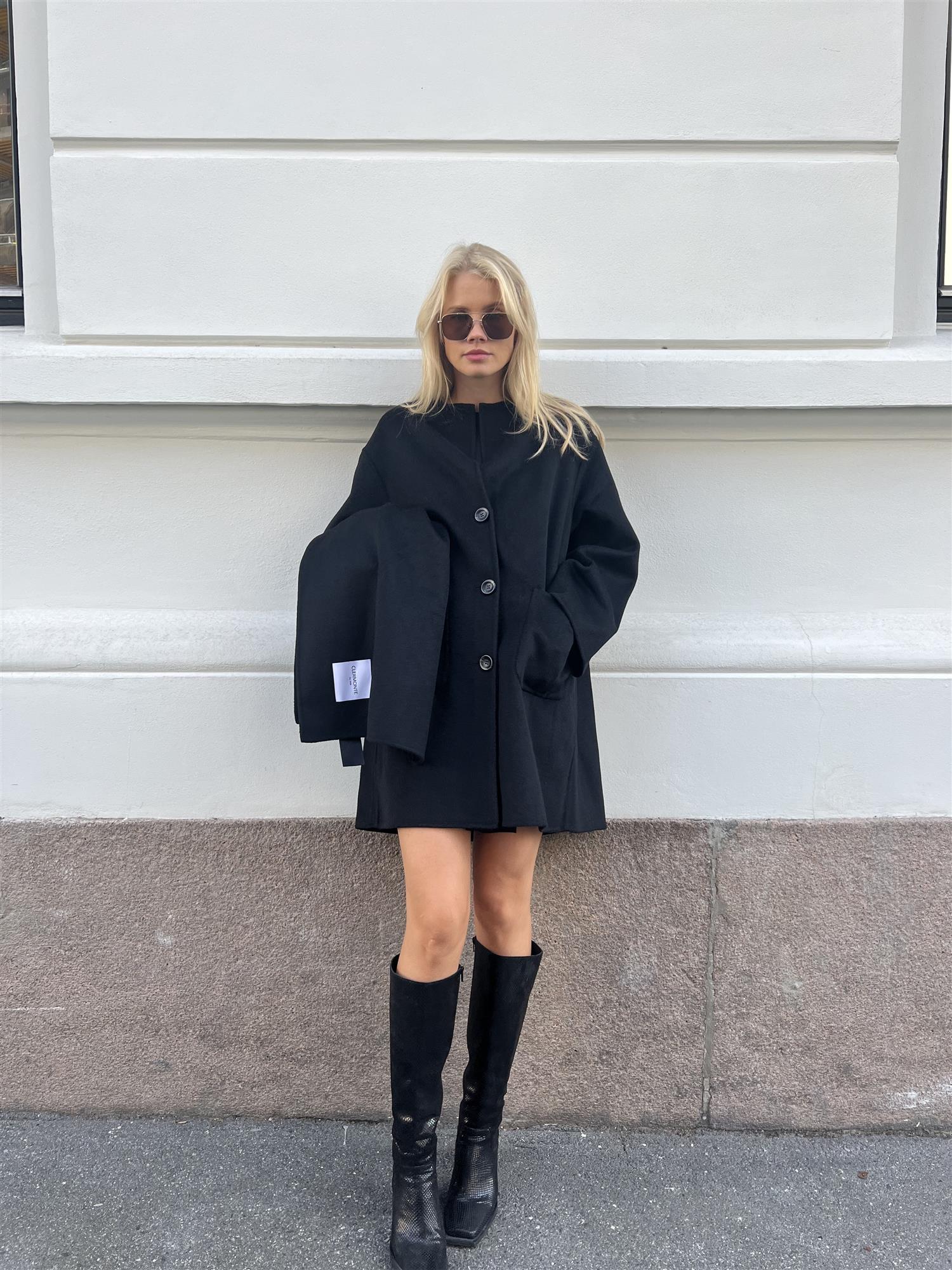 Sandy Wool Coat With Scarf Jakker