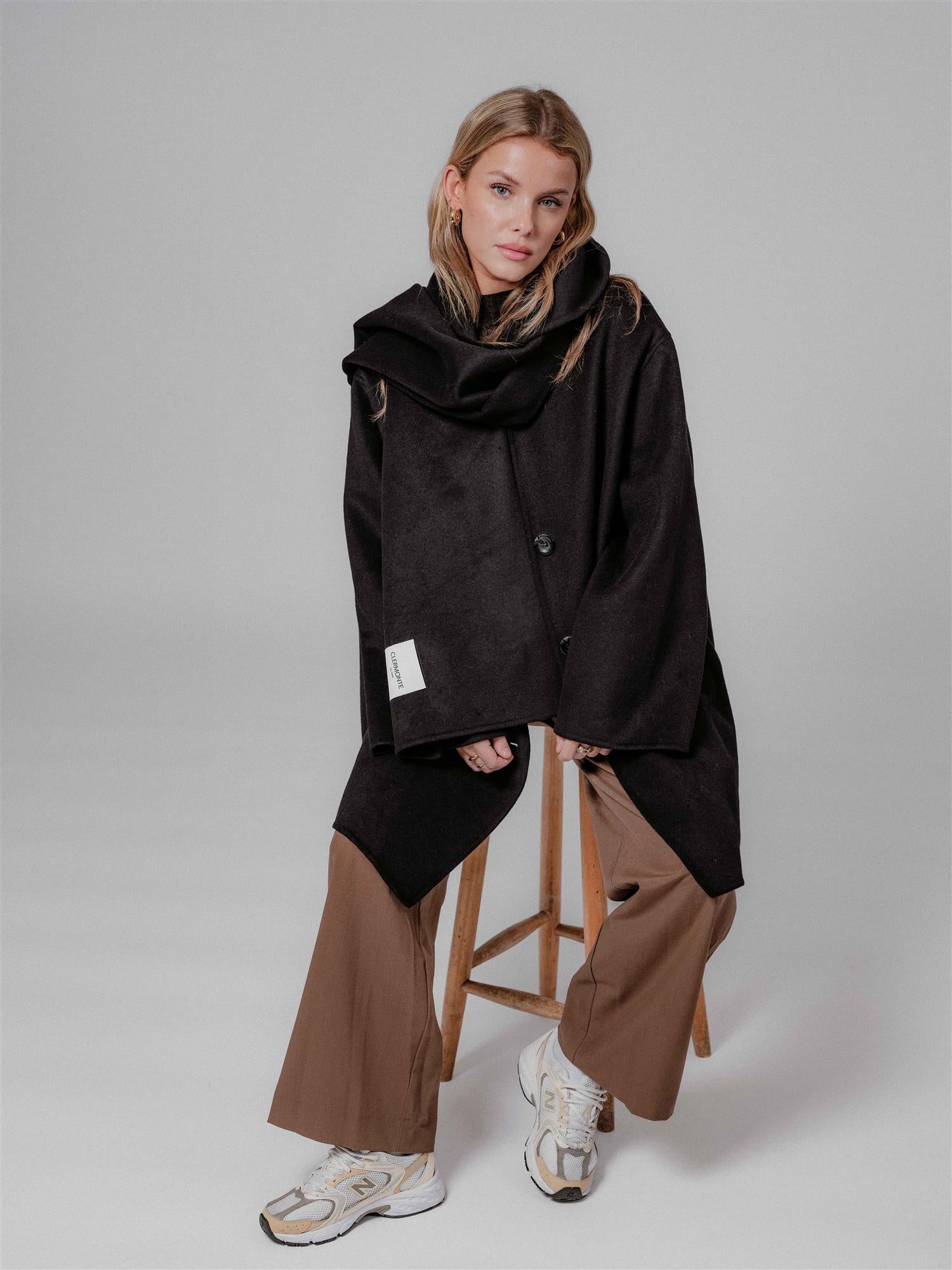 Sandy Wool Coat With Scarf Jakker