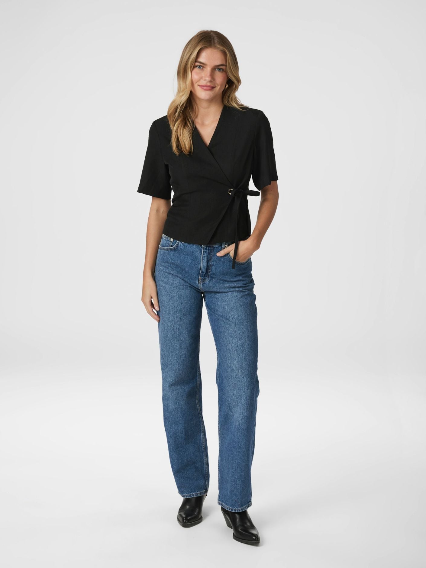 Simmo Eyelet Blouse Overdeler