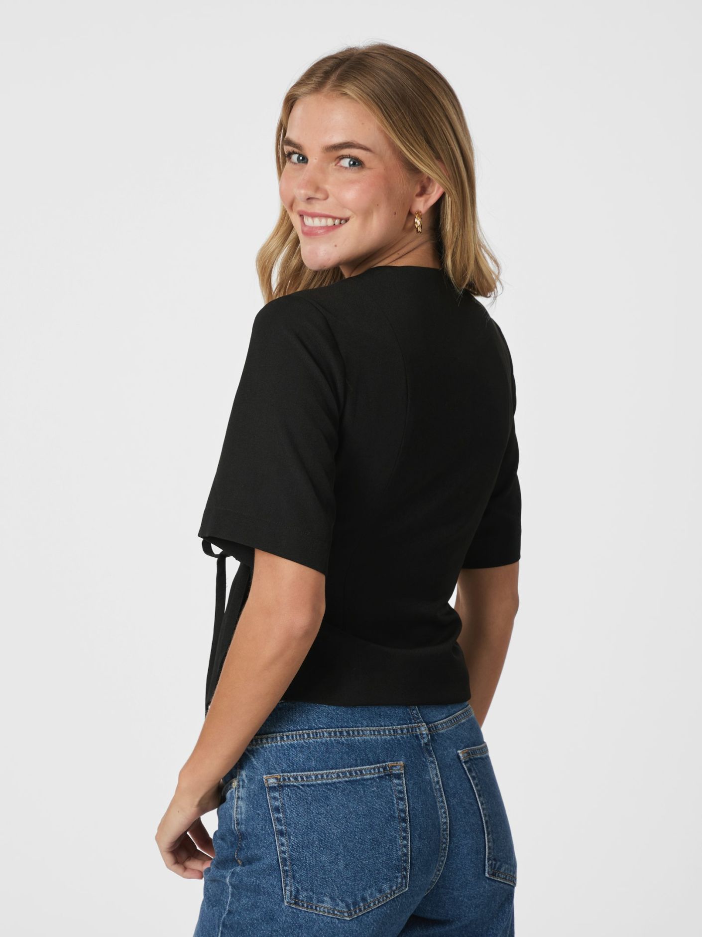 Simmo Eyelet Blouse Overdeler