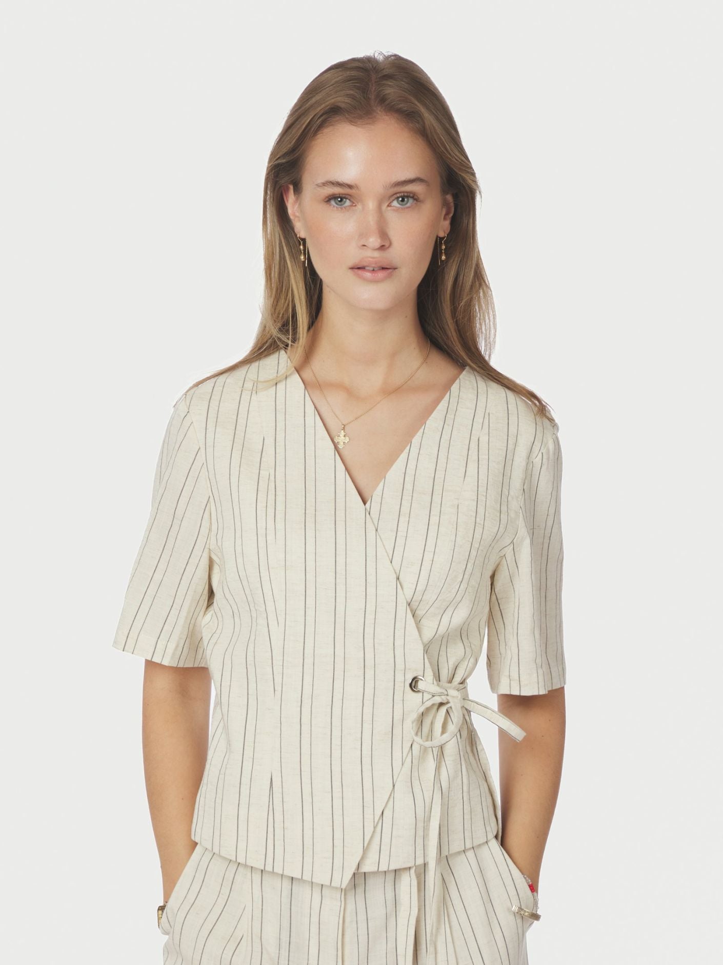 Simmo Stripe Eyelet Blouse - Overdeler