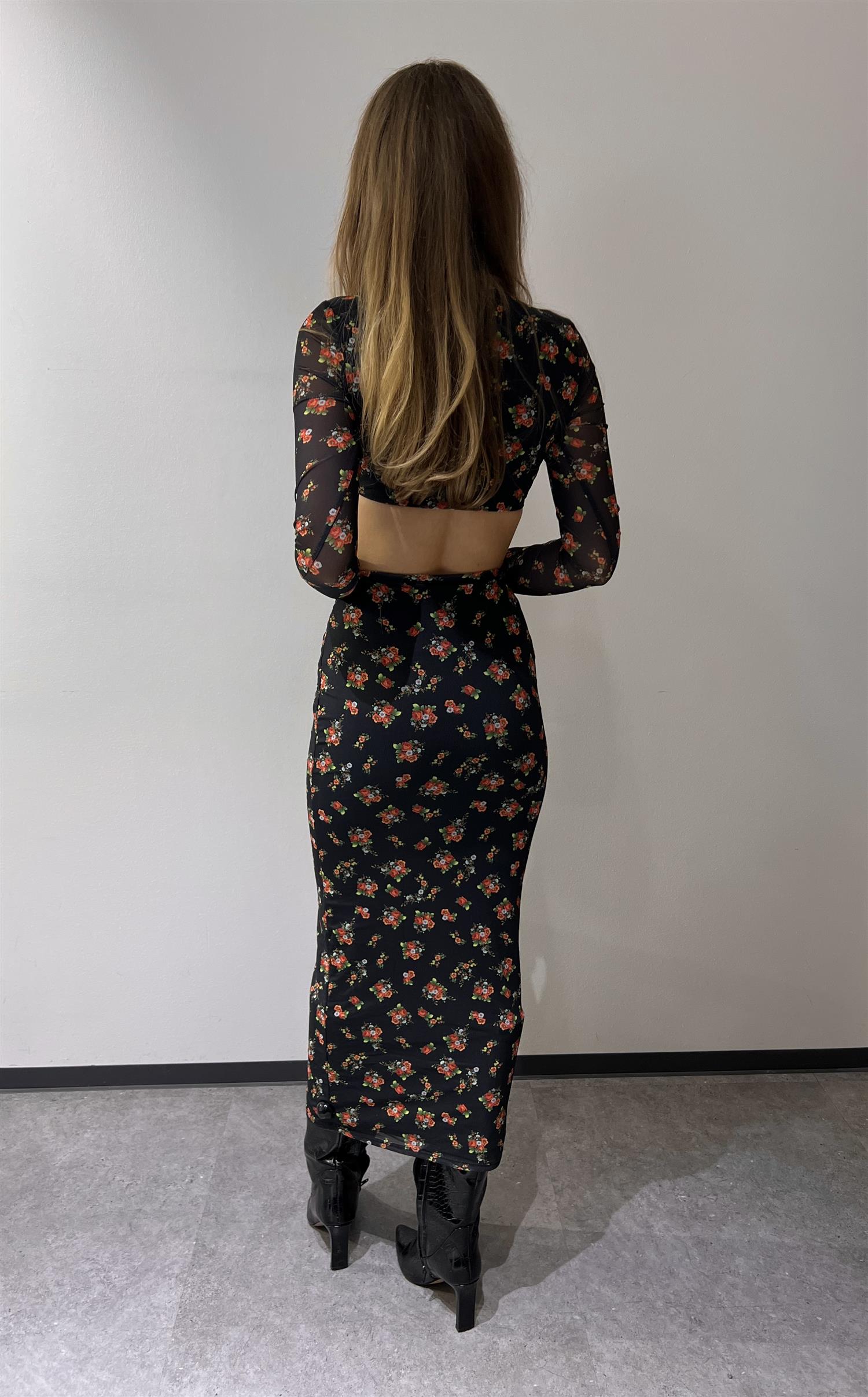 Janet Side Coutout Detail LS Midi Mesh Dress - Kjoler